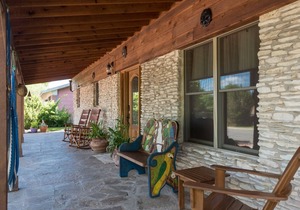 A touch of Texas Hill Country in SOCO Austin, w/SWIM SPA for 10 +SAUNA