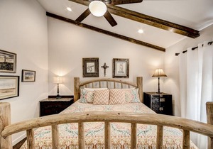 Alto Lakes - Four Bedroom Cabin with Hot Tub