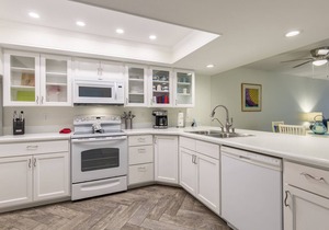 Beachfront Bliss at Edgewater! Breath-taking Ocean Views, Pool & Hot Tub - Walk to Everything!