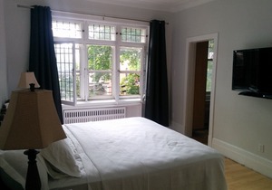 Beautiful huge townhouse in Westmount, walking distance from downtown. in Westmount