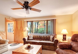 Charming lakefront condo w/ gas fireplace, private deck close on chain of lakes! in Eagle River