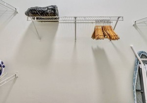 Modern 1BR CozySuites w/pool, gym, parking #02