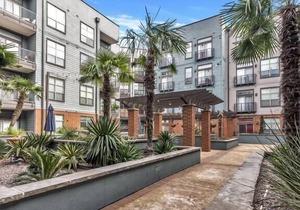Modern CozySuites w/ pool, gym, parking! #01