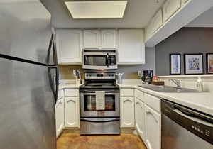 The Littlefields by Lodgewell | Downtown Loft | C6