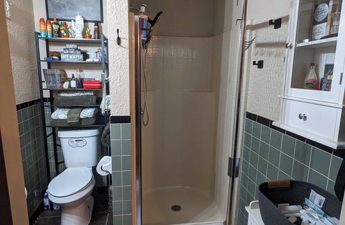 Streetman Cottage | 1-bedroom/bath Cozy rustic cottage, off the RCR with AC in lovely Wrinkler, Tx.