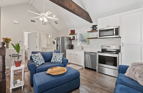 SoFi Condo | 1 BR condo in HEART of SOCO! 1 block to action!