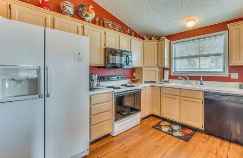 Alto House | 1 Mi to Alto Lake! All-Season Base w/Mtn Views