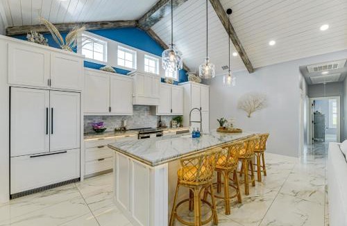 Old Town House | 1 Mi to Beach: Home in Old Town Port Aransas