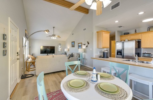 Pirates Beach House | < 1 Mi to Beach! Poolside Retreat in Galveston