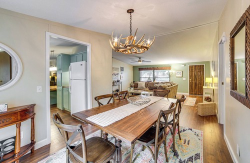 Pottsboro House | 1 Mi to Lake Texoma! Family Home in Woodsy Setting