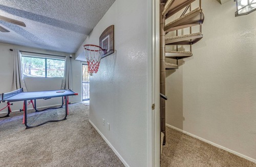 Alto Condo | 1 Mi to Ski Slopes: Alto Escape w/Game Room!