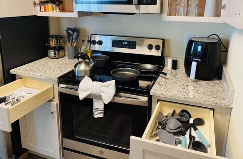 Fort Worth Apartment | 1 story entire apartment with private garage! Close to Downtown Fort Worth!