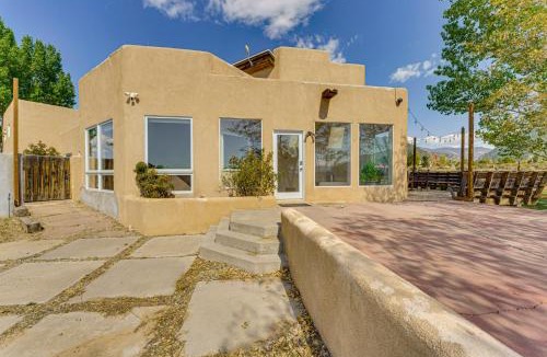 Arroyo Seco House | 10 Mi to Taos Ski Valley: Mtn-View Duplex w/Deck!