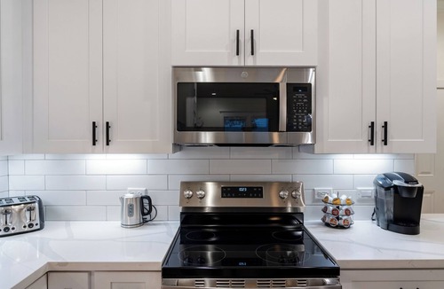 OST - South Union House | 10 Mins to NRG, Sleeps 12, Hot Tub, 4BR Home