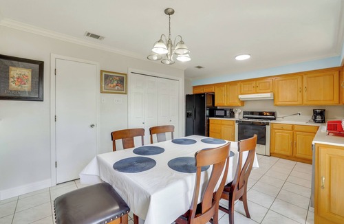 Irving House | 11 Mi to Dtwn Dallas: Charming Home w/Deck & Yard