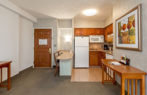 Shearer Hills - Ridgeview Condo | 15 Minutes from the Riverwalk! | Free Breakfast + Outdoor Pool and Hot Tub
