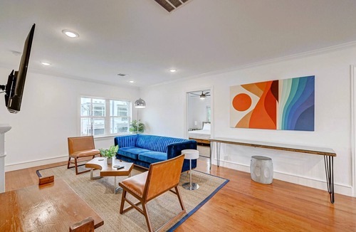 Neartown Apartment | 1711 Maryland 2KING/1BA Top Apt Duplex Pets Ok! 10 Furnished Apartments on site.