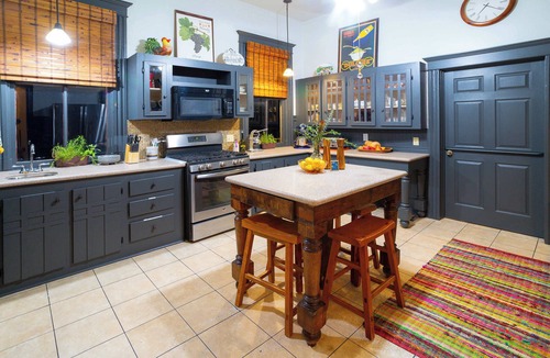 Comfort House | 1906 Estate – 21 Guests - Pool - Hot Tub - Main House + 2 Cabins
