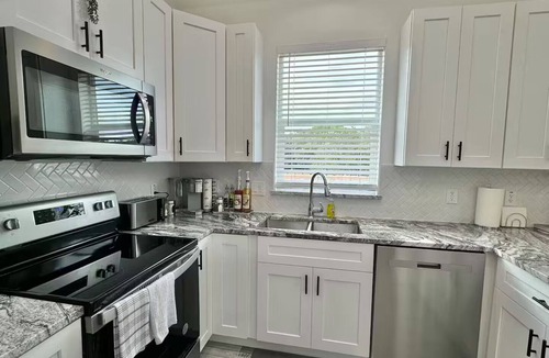 Cross Mountain House | #1Townhome,SECLUDED,3bedrooms,close La Cantera,Rim,SixFlags,Seaworld,Riverwalk.