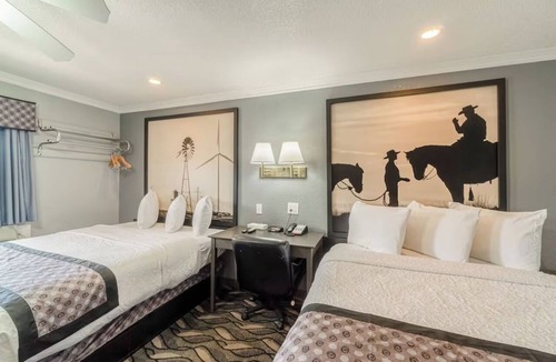 Ira Hotel | 2 Accommodations | Near Heritage Village Attraction + Free Parking | 2 Queen Bed