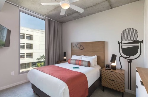 West End Hotel | 2-Bedroom/2 Bath Suite in Marvelous Austin!