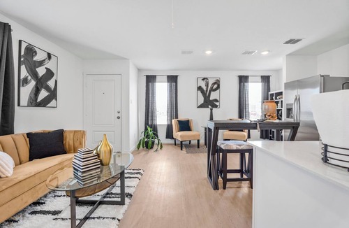 Tarrant County House | 2-bedroom house in peaceful Fort Worth with cool AC breeze