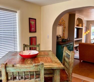 Las Cruces House | 2 bedroom, large fenced yard, 3 mins from farmers market