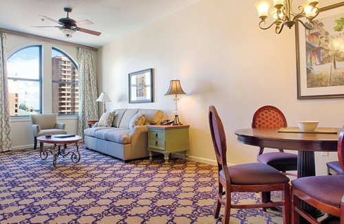 Central Business District Resort | 2 Bedroom Lock-Off Suite in Downtown New Orleans for Super Bowl 2025