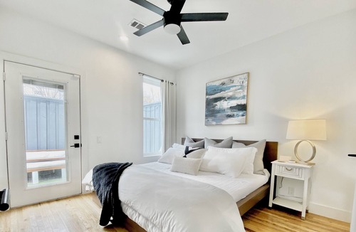 Cityplace House | 2 Homes Side-By-Side - 6 Bedrooms, 8 bathrooms, 8 Car Parking - Sleeps 22