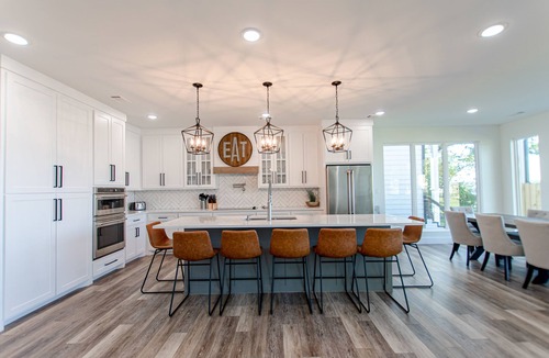 Carolyn Estates House | 2 Large lakehouses -Both can be rented for large groups