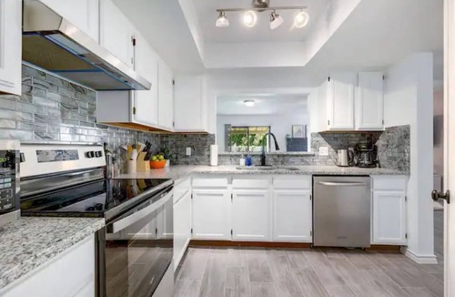 Town And Country Park Addition House | 2 Master Suites + Peaceful + Colorful + Fenced in Yard + Near Trails and Parks