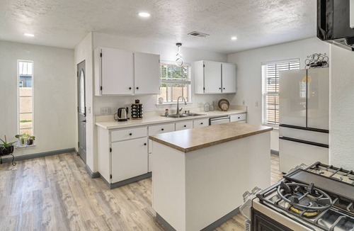 Albuquerque House | 2 Mi to Old Town ABQ! Remodeled Retreat w/Yard