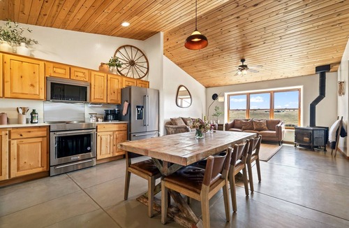 Sonoita House | 2 min to wineries | 2.75 acres | Kings | PetsOK