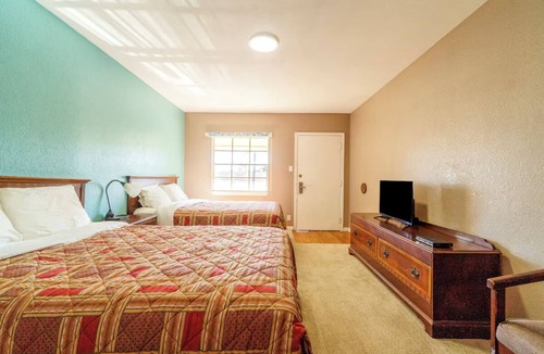 Sweet Home Hotel | 2 Practical Family Accommodations w/Free Parking - Perfect for Travelers