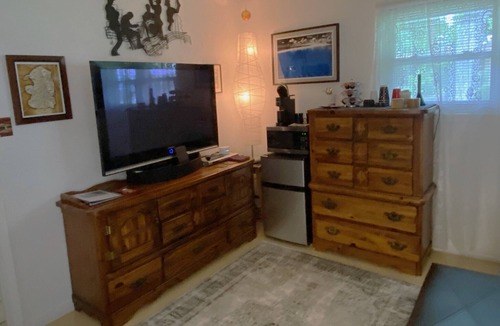 Barton Hills Apartment | 2 Room Suite In Beautiful Barton Hills-Perfect for SXSW, ACL and Barton Springs