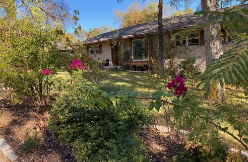 Barton Hills Apartment | 2 Room Suite In Beautiful Barton Hills-Perfect for SXSW, ACL and Barton Springs