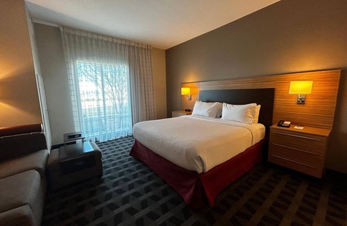 Lake Worth Hotel | 2 Sleek For Worth Sleek Rooms w/Free Parking | Fort Worth Stockyards - 6.4 mi