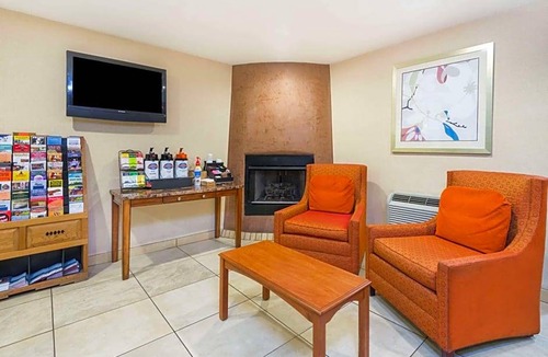 Southside Hotel | 2-Star Hotel ∙ Baymont by Wyndham Santa Fe