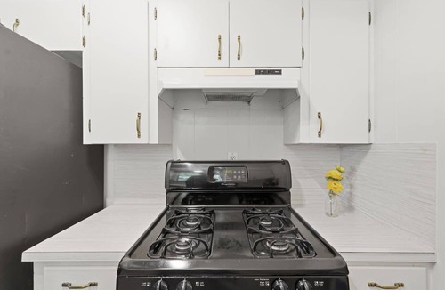 Zilker House | 2BR Cowboy Pool Home ❤️ Walk to Barton Springs, Zilker near Eatery, Downtown