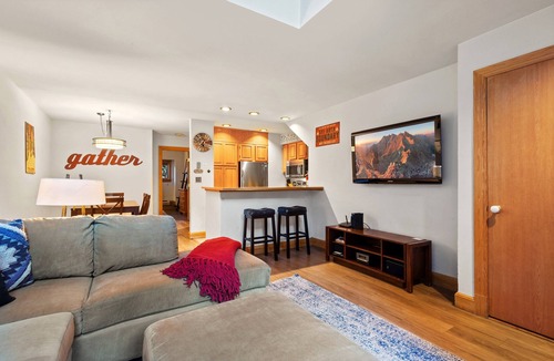 Telluride Condo | 2BR Mountain Condo | Deck, Hot Tub Access + Minutes to Hiking