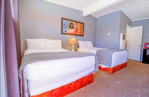 Wheeler Hotel | 3 Accommodations of Family-Friendly Rooms Near Wheeler City Park + Parking