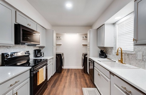 Park Central House | 3 BDR New Renovated Home Smart Tech Boutique-Style Quiet Luxury Retreat