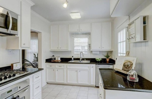 Greater Heights House | 3 Bed Historic Heights Bungalow w/Outdoor Living