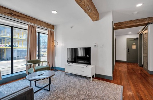 French Quarter Bed & Breakfast | 3 Bedroom Apartment, French Quarter, Near Bourbon & Canal, Pool