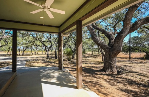 Johnson City House | 3-bedroom house at the iconic Texas Hills Vineyard.