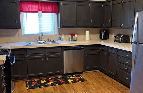 Polvadera House | 3-bedroom house in brilliant Socorro with WiFi, refrigerated air