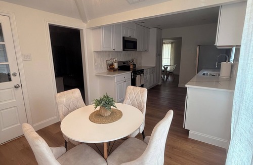 Irving House | 3 Bedroom house in Central DFW Near airports & Attractions