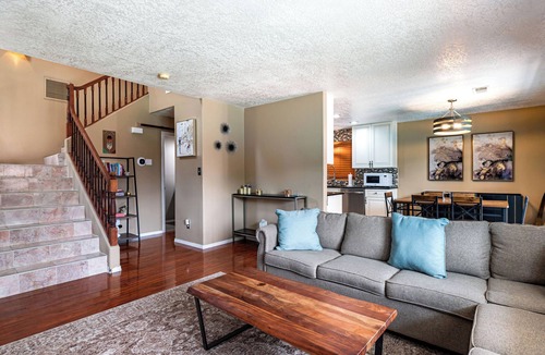 Vista Del Norte Alliance House | 3-bedroom house in brilliant Albuquerque with cool AC breeze