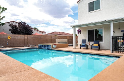 Vista Del Norte Alliance House | 3-bedroom house in brilliant Albuquerque with cool AC breeze