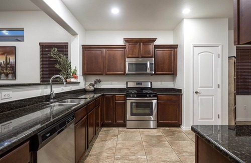 Las Cruces House | 3 bedroom Southwestern Retreat w/Firepit, Turf Yard & Community Pool